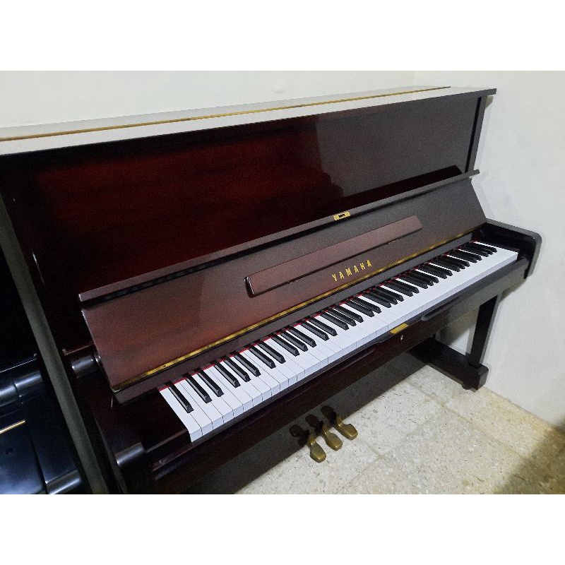 Piano Yamaha U1-M Red