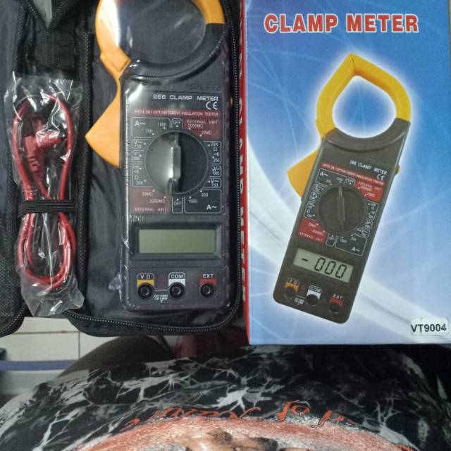 Digital clamp meter