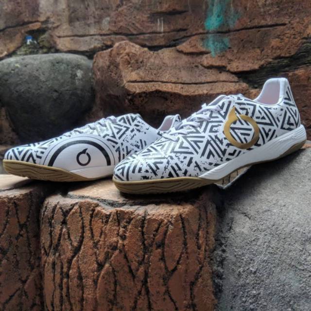 Sepatu FUTSAL ORTUS JOGOSALA SHOCK WAVE IN GK EDITION