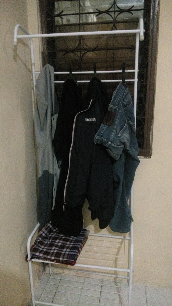 Gantungan Baju Besi Berdiri Rak Gantung Pakaian Minimalis Stand Hanger