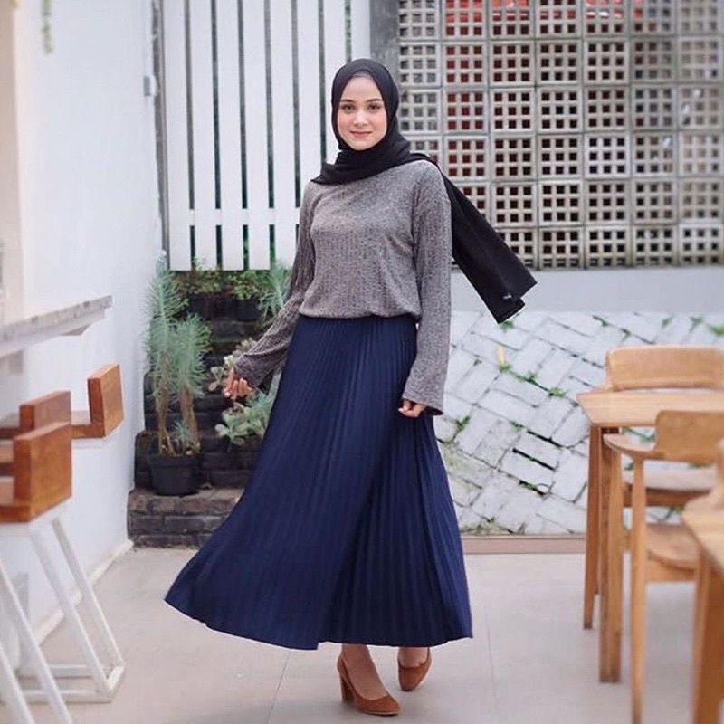 Rok Plisket Mayung Matt Hyget Outfit Muslimah Dewasa Premium Quality Warna Biru Navy/Biru Dongker