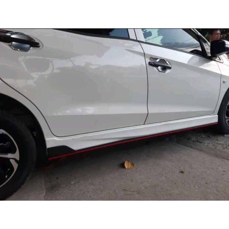 spliter bagian kanan honda mobilio hitam list merah 1pcs bukan sepasang