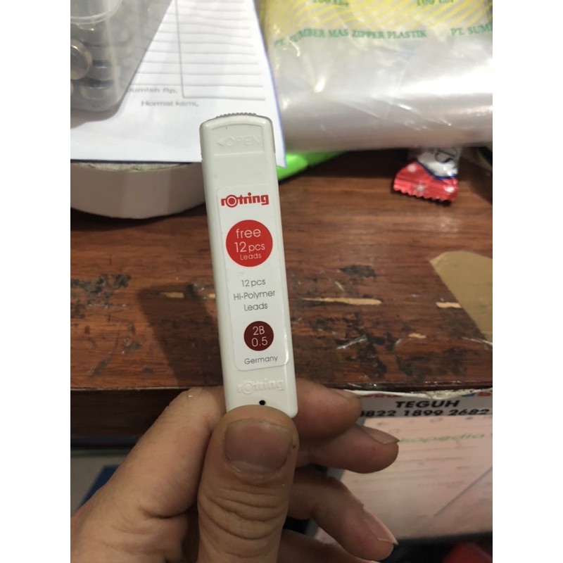 

isi pensil mekanik rotring 05