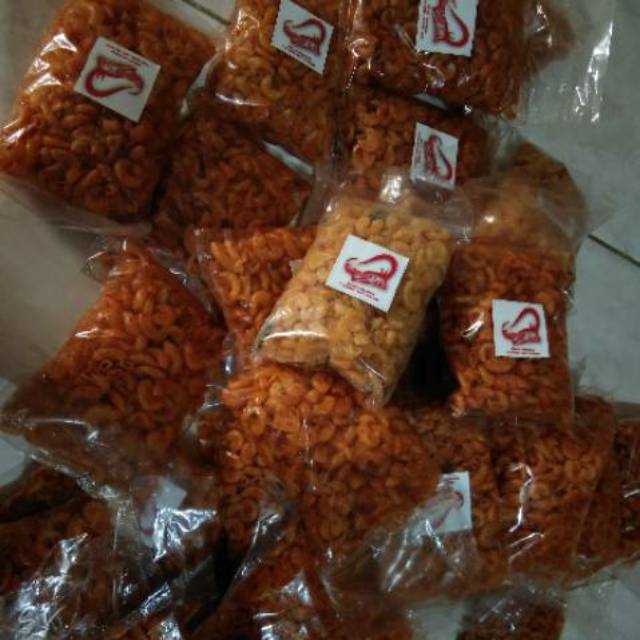 

Makaroni kering Pedas Banget, Pedes sedang, ayam bawang ,BBQ, Keju pedas