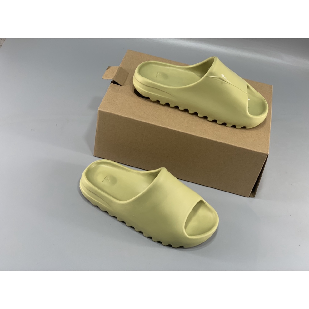Yeezy Slide Resin KershKicks