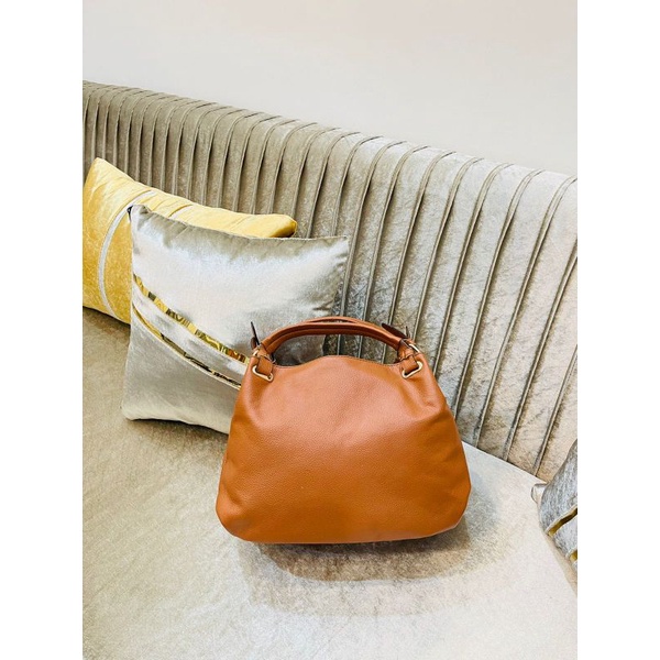 TAS KULIT WANITA MODEL L*V - TOKO SYAGITA KULIT ASLI GARUT