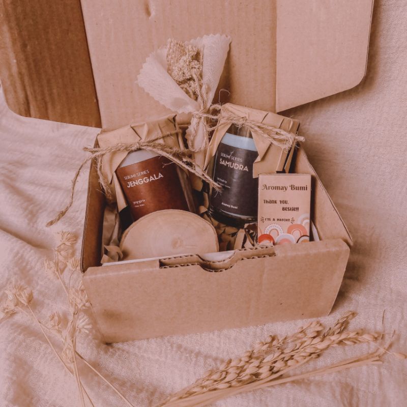 

Gift Set Scented Candle | Hampers Lilin | Kado Ultah Ulang Tahun Murah | Kado Wisuda | Graduation gift | Hampers Lebaran Idul Fitri | Hampers Natal | Hampers Tahun Baru