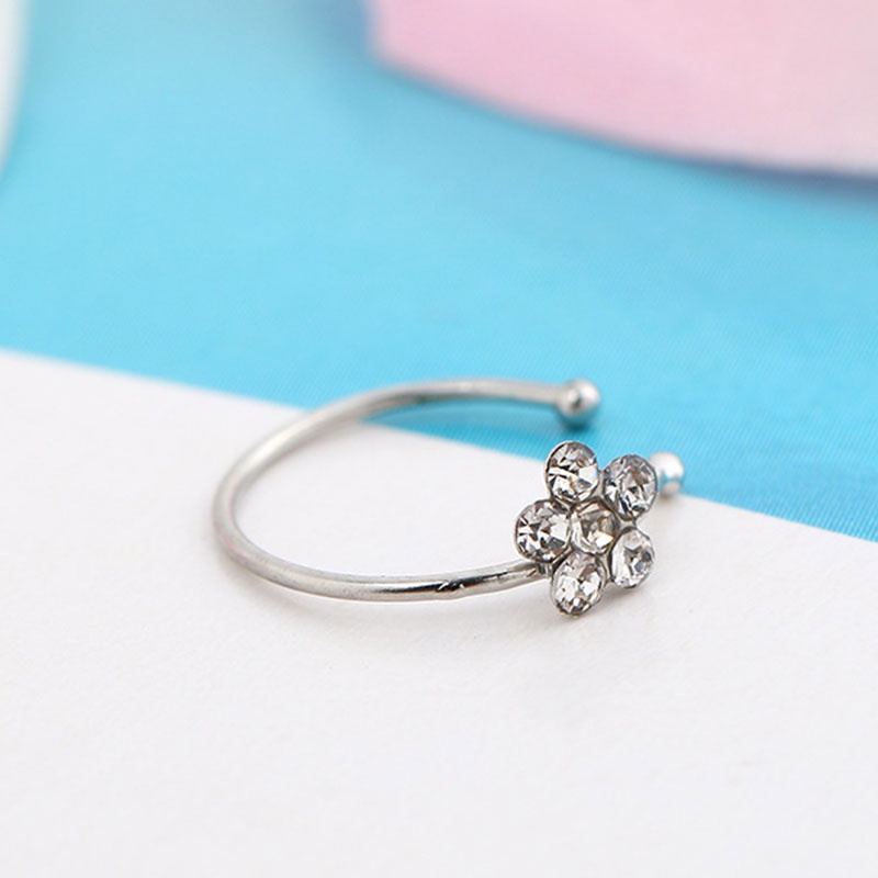 Cincin Stud Desain Bunga Plum Aksen Berlian Imitasi Sparkly Gaya Punk Untuk Hidung