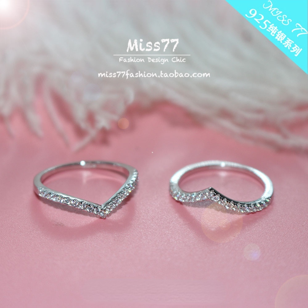 Ladies Cincin Dekorasi Berlian Berbentuk V Berlapis Emas Dapat Disesuaikan
