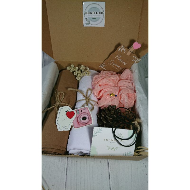 

GIFT BOX HIJAB / HAMPERS HIJAB / BOX KADO / GIFT MURAH / KADO WISUDA / SPESIAL HAMPERS BOX