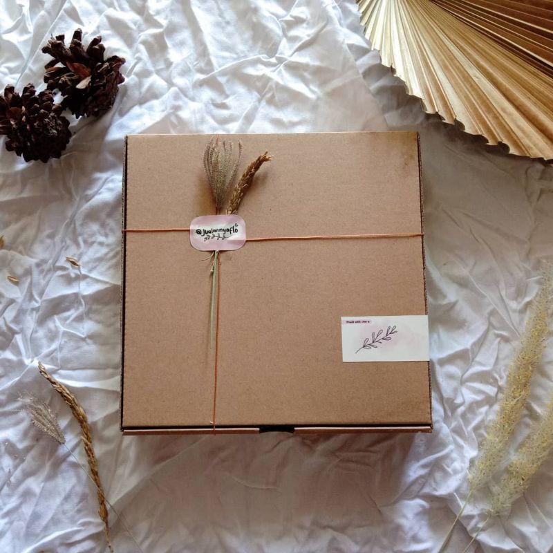 

Kardus Packing | Untuk Kado Pengiriman Luar Kota | New Packaging