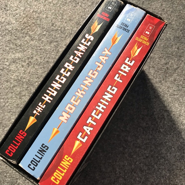 Buku Bekas Trilogi Hunger Games