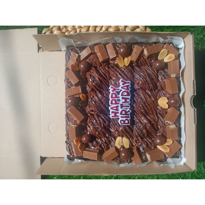 

topper happy birthday