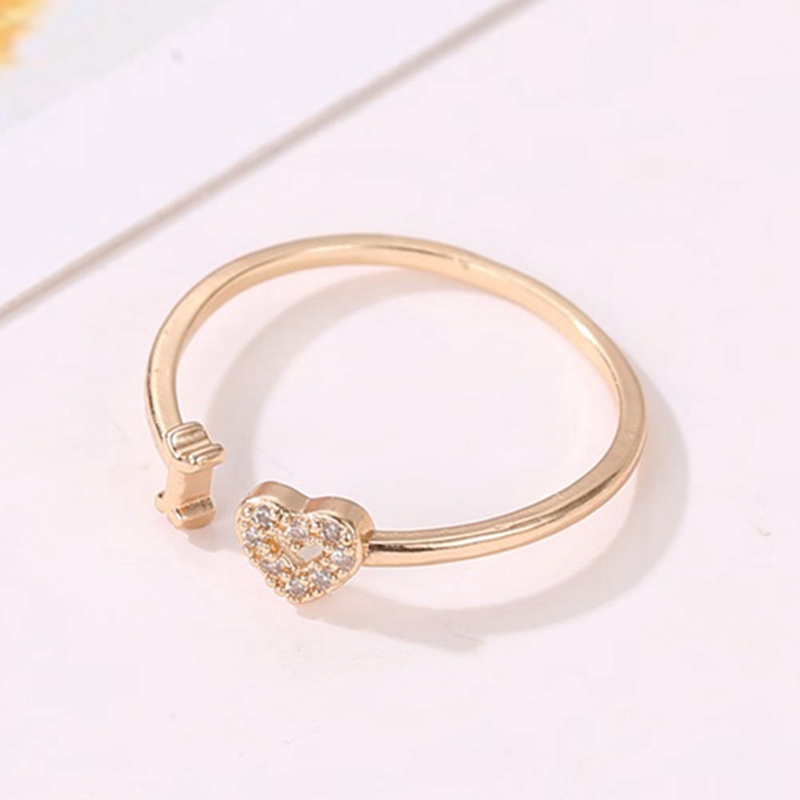 Cincin Kreatif Bentuk Hati Motif Huruf LOVE untuk Pasangan