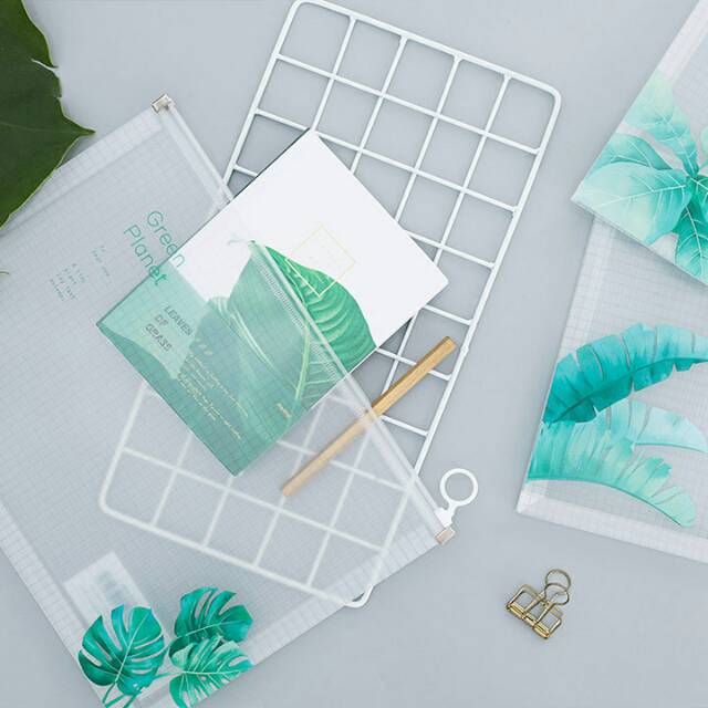 

Green Planet Zipper File Folder