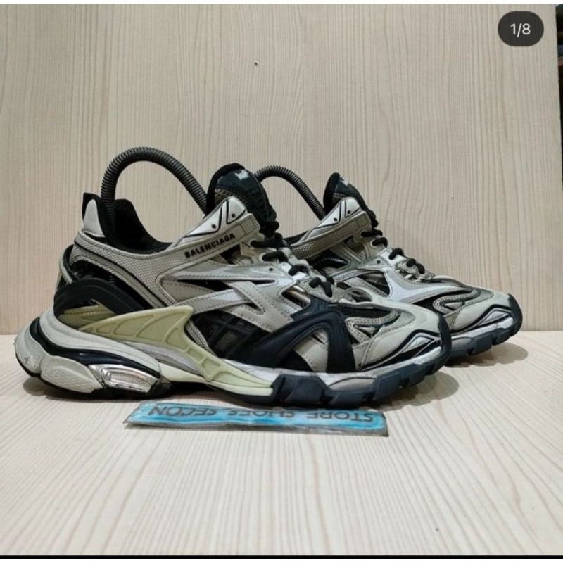 sepatu Balenciaga second