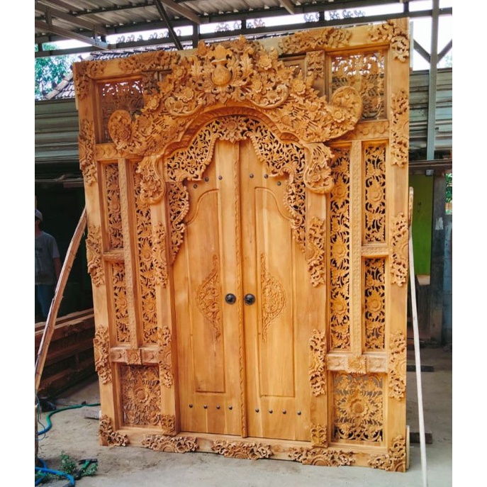 PINTU GEBYOK UKIR KAYU JATI
