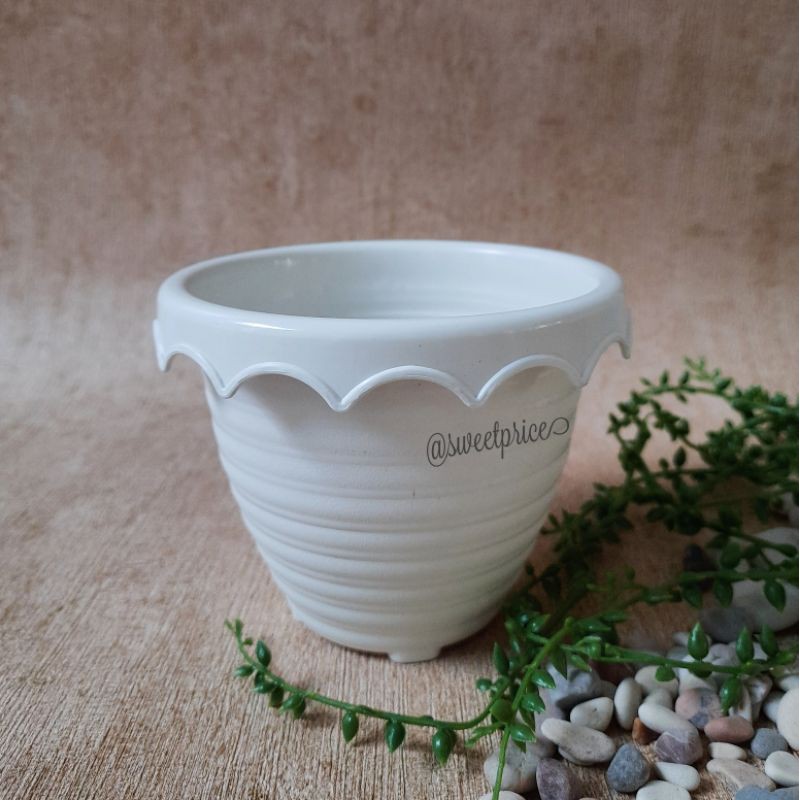 POT BEE 131 PUTIH / POT BUNGA / POT TANAMAN / POT KECIL