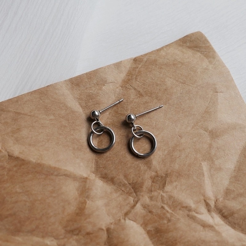 Roselife 1 Pasang Anting Tusuk Gantung Desain Geometri Bulat Kecil Gaya Casual / Simple Untuk Pria / Wanita