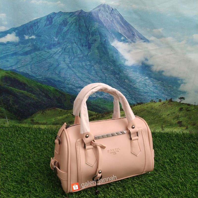 Tas wanita model spidi tabung gesper