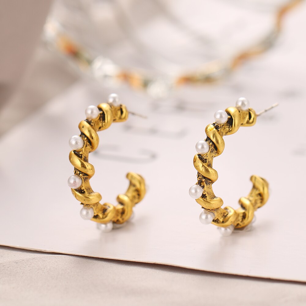 Anting Bentuk Bintang Hati Geometris Aksen Mutiara Bahan Logam Gaya Vintage Untuk Wanita