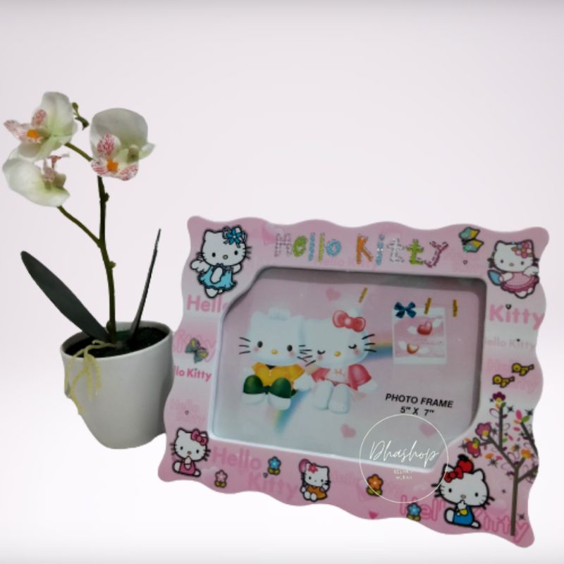 Frame Foto / Bingkai Foto Karakter Hello kitty