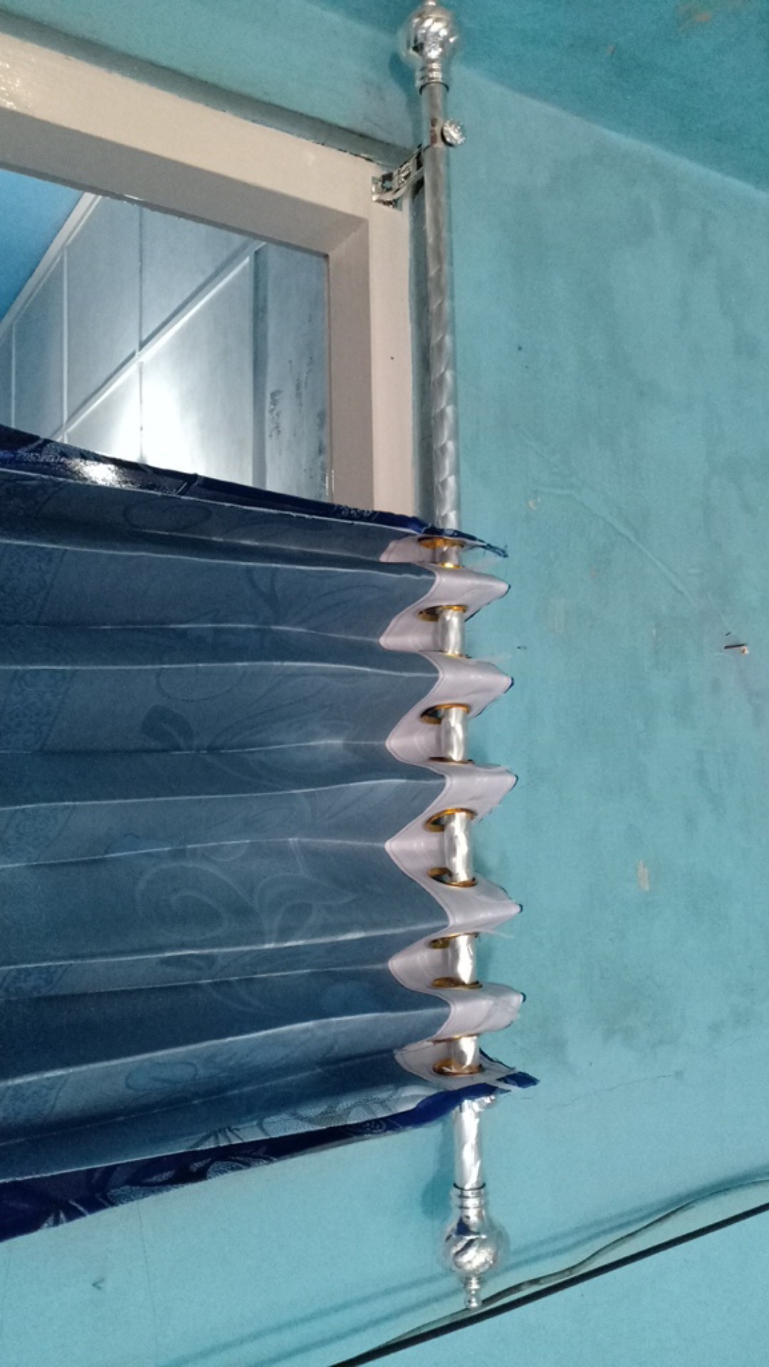 Hook Cantolan Tali Gorden Motip Bunga Tratai Dan Matahari