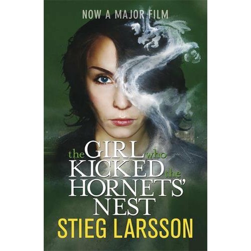 Buku Novel Impor The Girl Who Kicked The Hornet's Nest