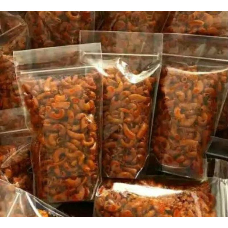 

Cemilan Viral Makaroni Pedas