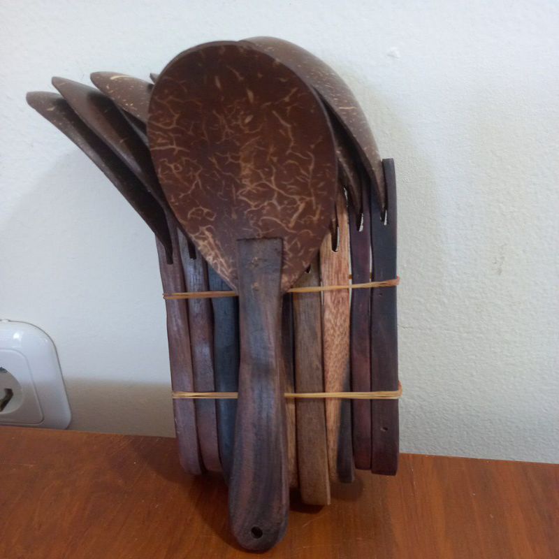 Irus/Centong Kayu Batok Kelapa, Panjang Gagang 10 cm