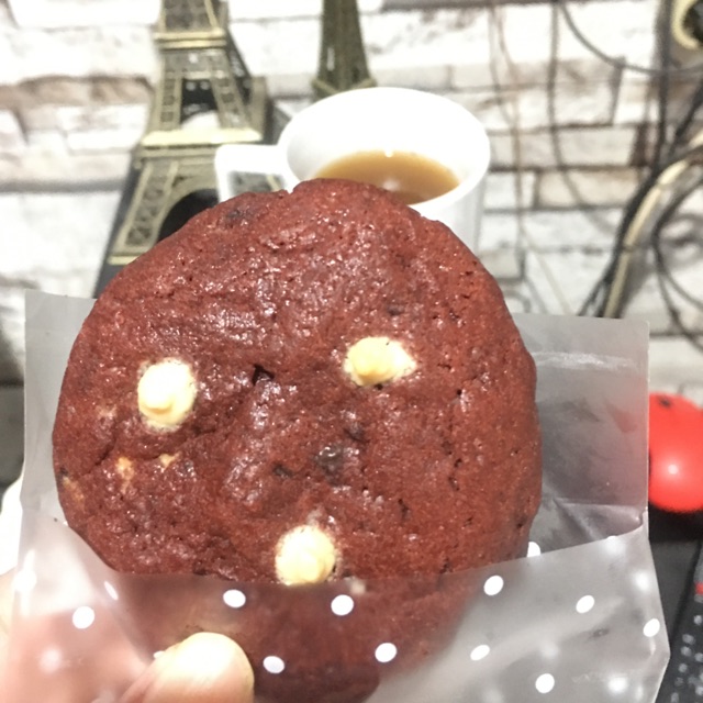 

Red Velvet Chewy Cookies / Pia Cookies Bandung