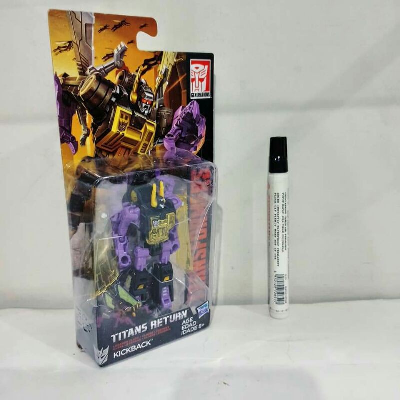 mainan action figure transformers power primes kickback
by hasbro
tinggi sekitar 3.75 inch