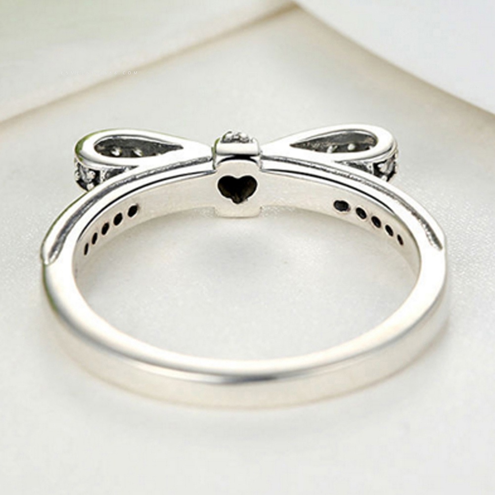 Hu Hu Hu Hu Hu Alat Bantu Pasang Kacamata♡ Cincin Wanita Desain Pita Hias Berlian Imitasi Berkilau Untuk Pestahadiah