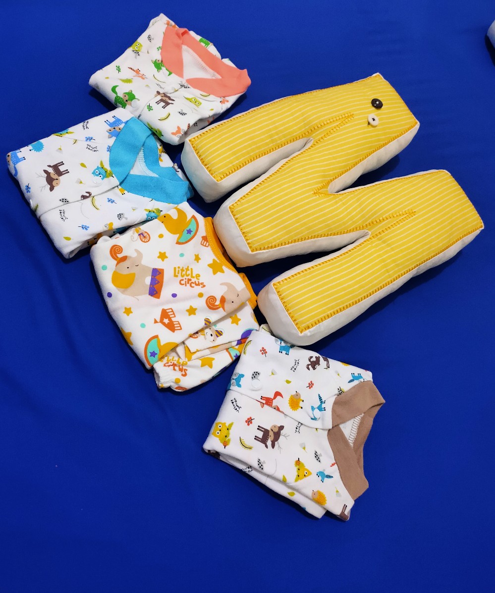 Letter Pillow (bantal Huruf) - M