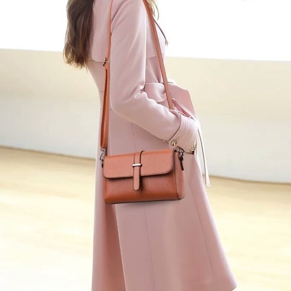 Tas Wanita Selempang/Tas Winaya