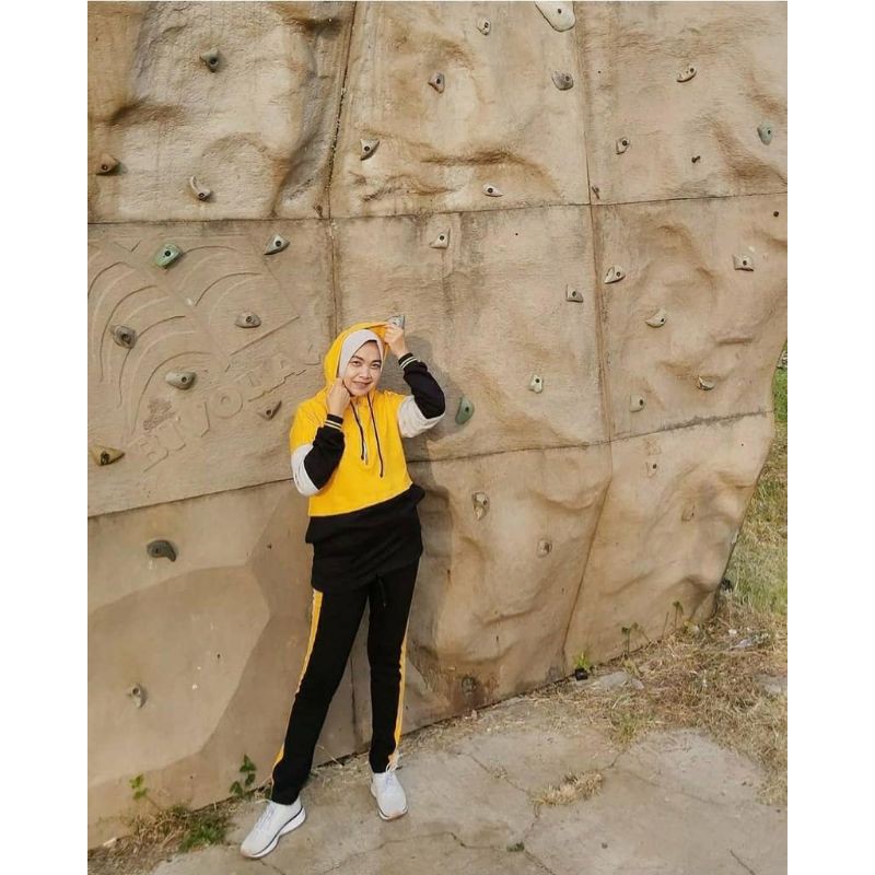 Laura Sporty Set - Vie by Evy Susanti