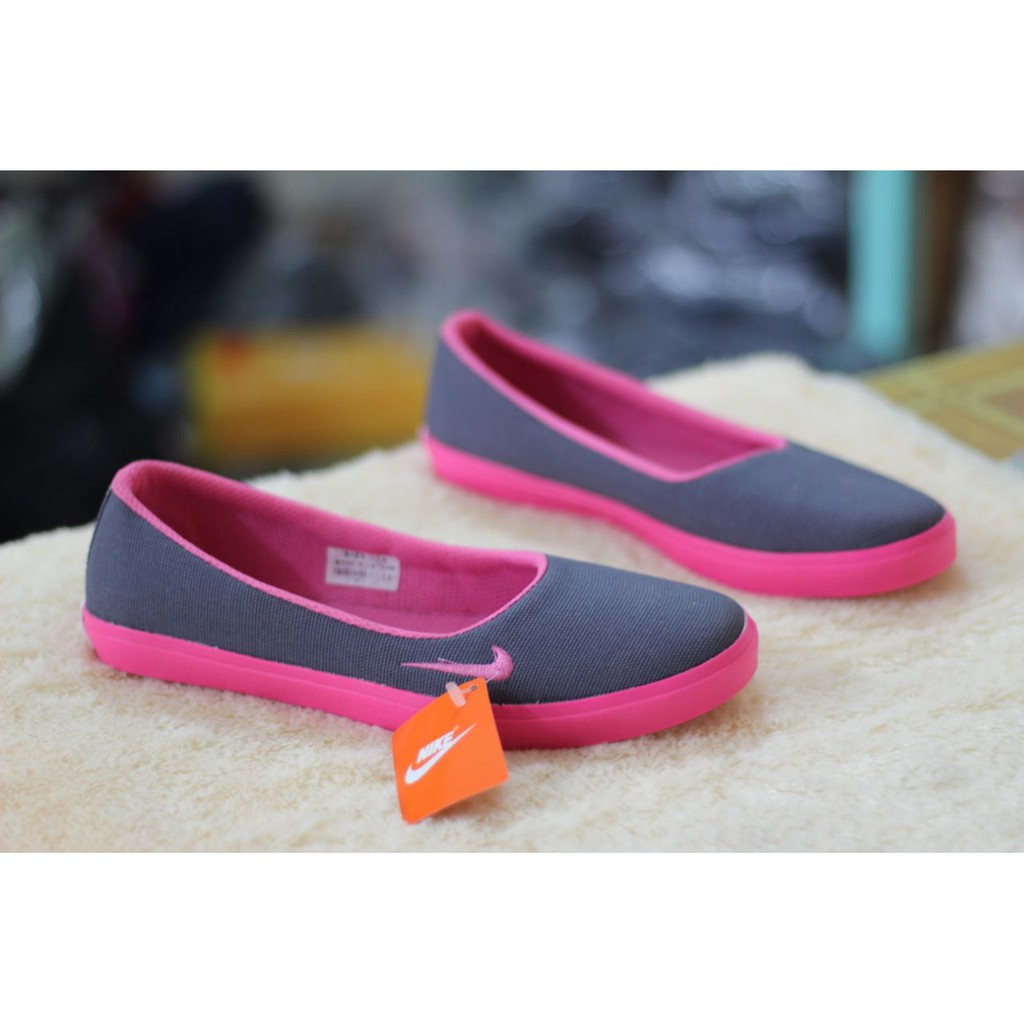 SEPATU WANITA SLIP ON. FLAT SHOES. SEPATU SLIP ON WANITA. SEPATU KERJA. SEPATU SANTAI