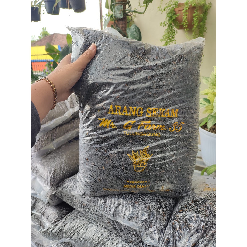 Media Tanam Arang Sekam Bakar Tanah Subur Media Tanam Organik Sekam Bakar Murni