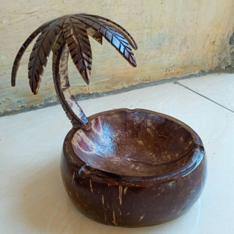 Asbak batok kelapa unik/asbak batok kelapa motif pohon kelapa