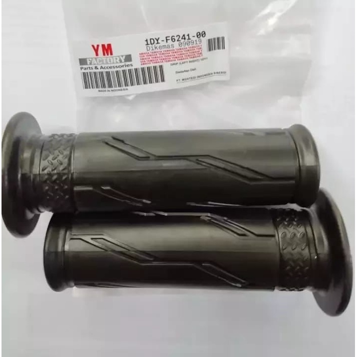 handgrip handfat motor YAMAHA standart original universal grip original YAMAHA segala jenis motor bahan empuk dan enak mio fino jupiter vega jupiter mx vixion byson rx king cr cb vario nmax xmax lexi aerox adv supra kharisma revo scoopy dll - AFK RACING