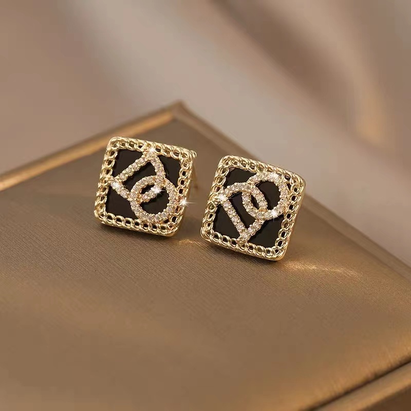 Anting Tusuk Bahan S925 Silver Untuk Wanita