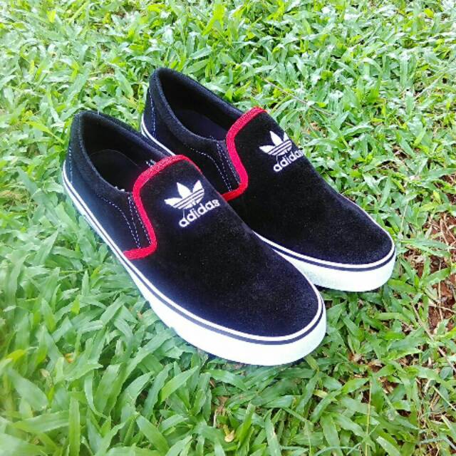 Sepatu Pria Casual Adidas Slip On Black Murah Grade Original