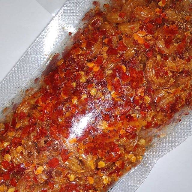 

Makaroni pipa bumbu cabai alami dari MAMACAN (Macam Macam makanan ringan pedas)