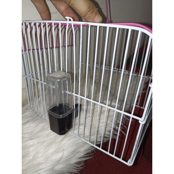 Mini Dispenser Untuk Hamster, Gerbil, dan Sejenisnya