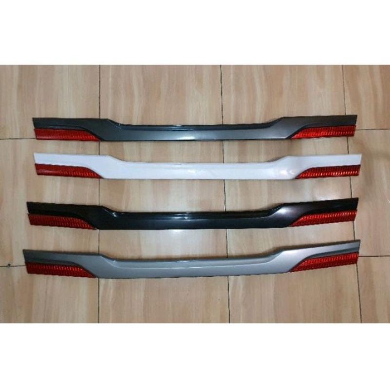 Trunklid Ornamen Belakang Toyota Innova 2004-2015
