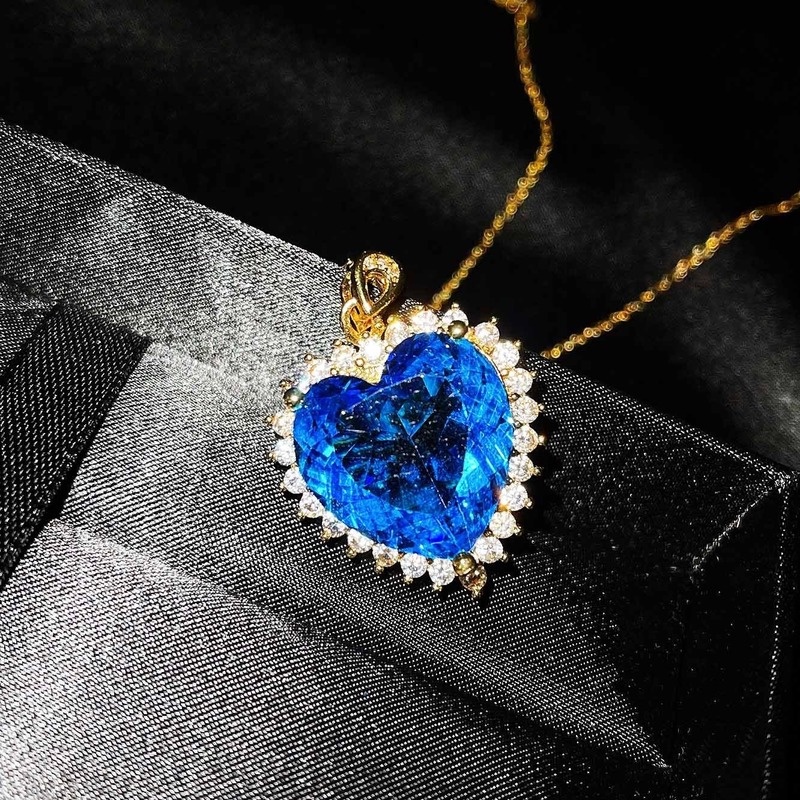 Kalung Rantai Dengan Liontin Sapphire Bentuk Hati Untuk Wanita