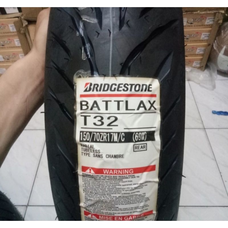 ban luar battlax t32 ukuran 150/70-17 tubeless