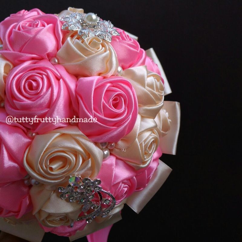 Wedding bouquet / buket pernikahan handmade bunga pita satin