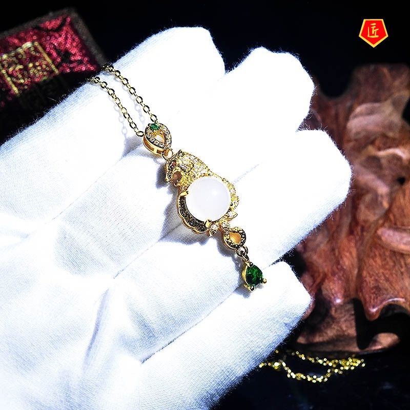 [Ready Stock]Domineering Leopard Gold Inlaid with Jade Pendant 18K Gold Necklace Temperament