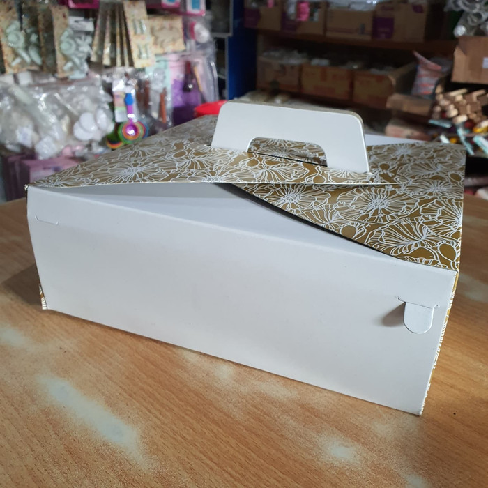 

Dus cake 25x25x9 Emas Handle